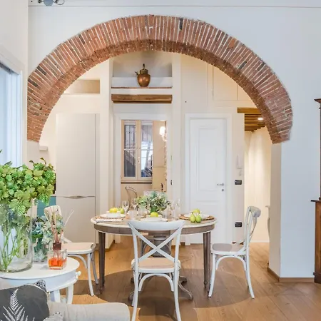 Apartment Paolino's 2 Bedrooms Close To Bus Terminal Lucca
