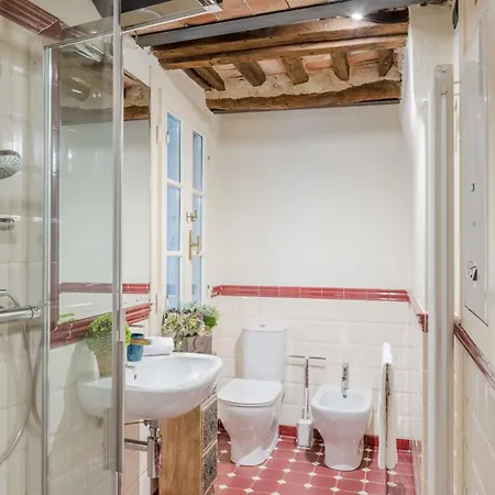 Apartment Paolino's 2 Bedrooms Close To Bus Terminal