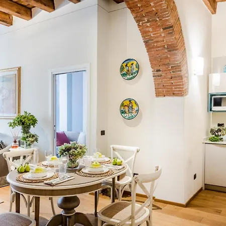 Apartment Paolino's 2 Bedrooms Close To Bus Terminal Lucca