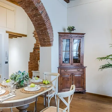 Paolino's 2 Bedrooms Close To Bus Terminal Lucca