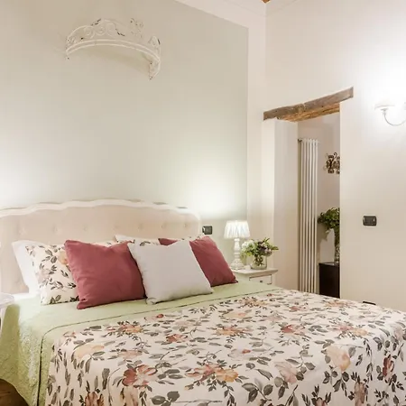 Apartment Paolino's 2 Bedrooms Close To Bus Terminal Lucca
