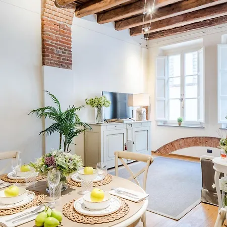 Paolino's 2 Bedrooms Close To Bus Terminal Apartment *